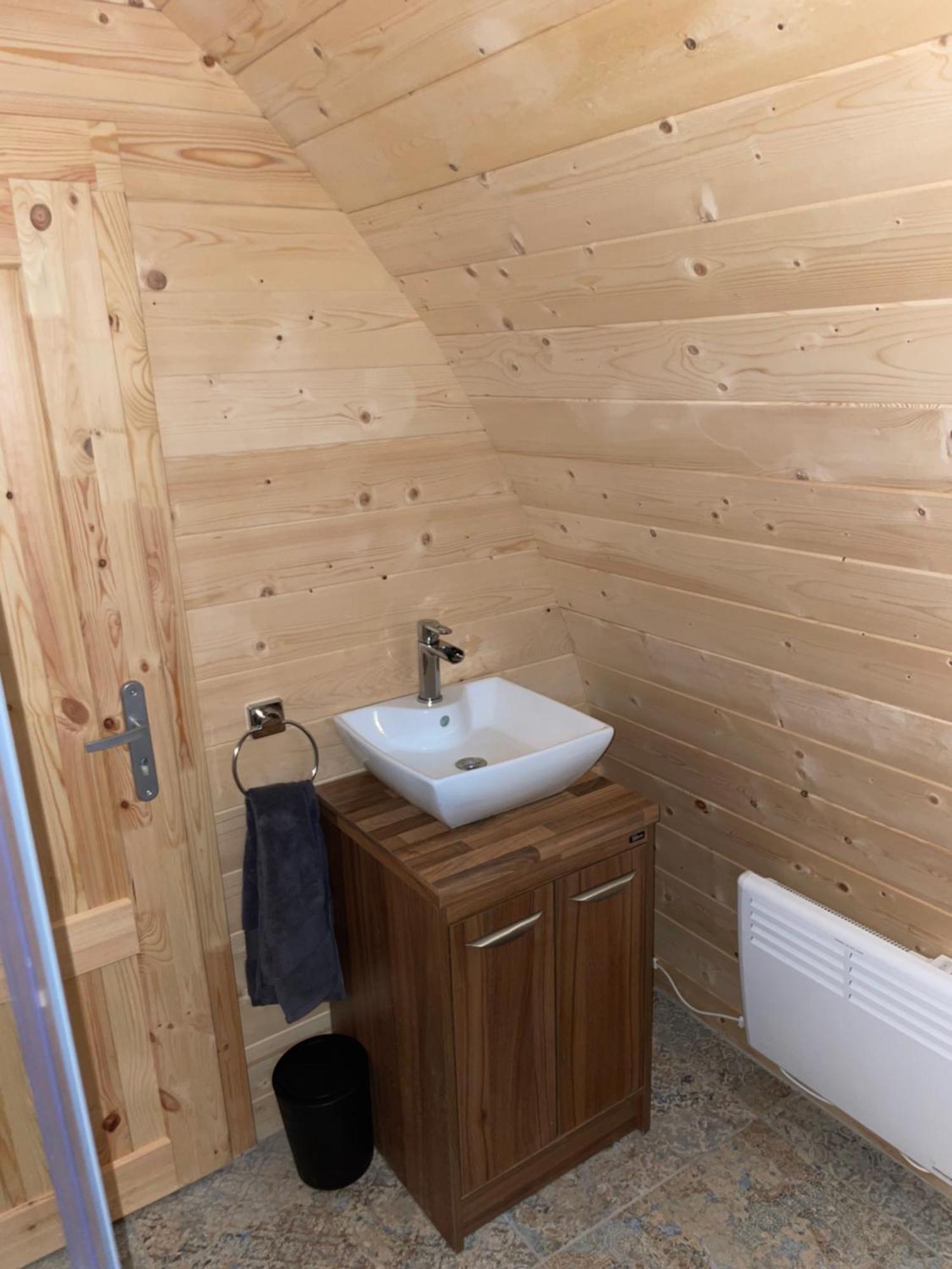 Executive Pod And Jacuzzi Country house *