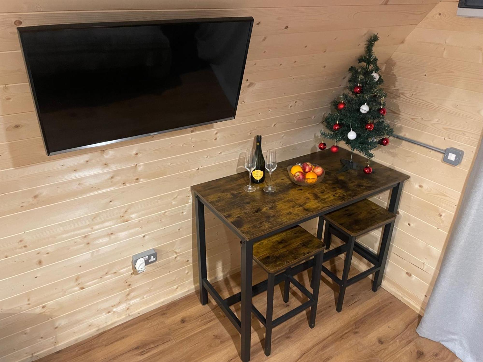 Casa di campagna Executive Pod And Jacuzzi Watch House Village
